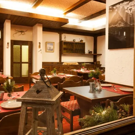 BaseCamp Hotel