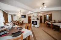 Pensiunea Floare de Colţ Hotels in Dragoslavele