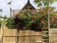 The Village House - pantai