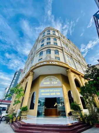 Que Toi Hotel Отели рядом с достопримечательностью «Chùa Khánh Sơn 慶山寺»