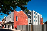 Hougoumont Hotel - parking