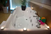 Lam Giang Hotel - Bathtub