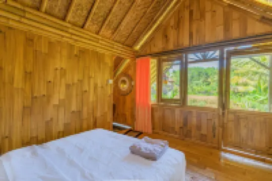 Lembah Wanna Hotel berhampiran Pura Dalem Sidan