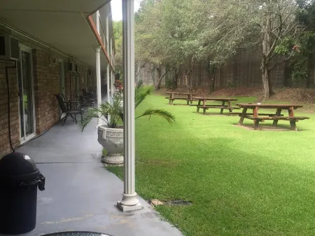 Coomera Motor Inn Отели в г. Вонгаваллан