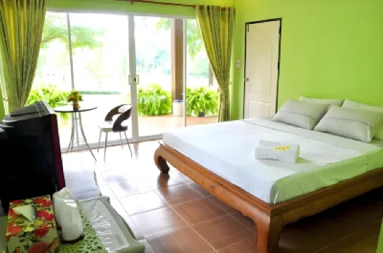 At Home Suanphung โรงแรมใกล้เขากระโจม