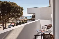 Cama Luxury Suites