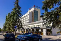 AZIMUT City Hotel Ufa (Азимут Уфа) Отели рядом с достопримечательностью «Ботанический сад-институт УНЦ РАН»