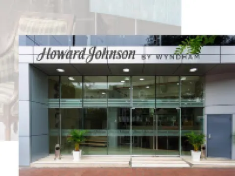 Howard Johnson by Wyndham Lima Miraflores Art House Hotels near Love Park