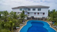 Bataan White Corals Beach Resort - Bãi biển