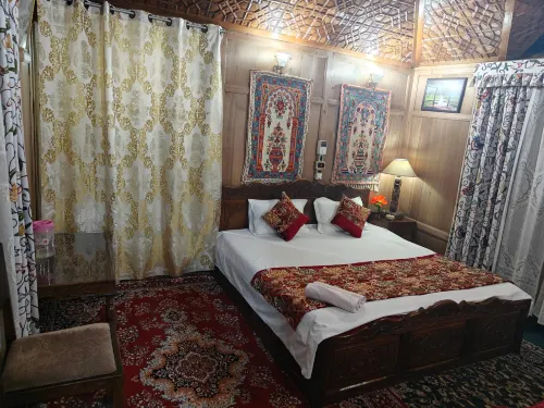 Houseboat Sweet Star - House Boats