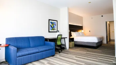 Holiday Inn Express & Suites Kingston-Ulster Hotels in Ulster