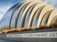 Hotel Indigo KANSAS CITY DOWNTOWN by IHG Hotels near The Arvin Gottlieb Planetarium