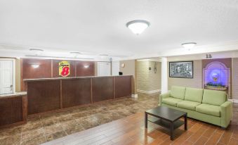 Super 8 by Wyndham Austell/Six Flags