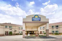 Days Inn & Suites by Wyndham Bridgeport - Clarksburg Hotels in Clarksburg