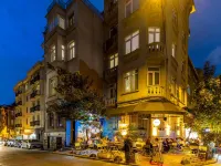 Monnas Suite Hotels near Cihangir Square