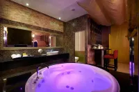 Sun Garden Ming Cheng Motel