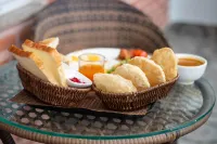 Hotel Himalayan Glacier - breakfast