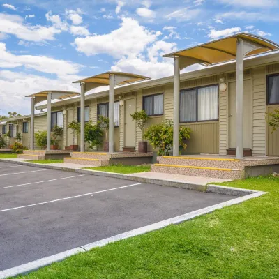 Wollongong Surf Leisure Resort Hotels near Figure Eight Pools