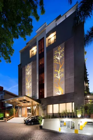 Hemangini Hotel Bandung Отели в г. Cidadap