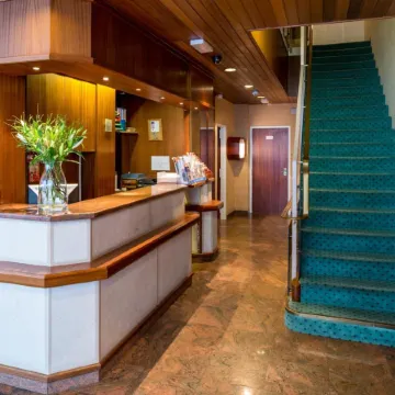 Hotel Churchill Отели рядом с достопримечательностью «Парк Ла Гранж»
