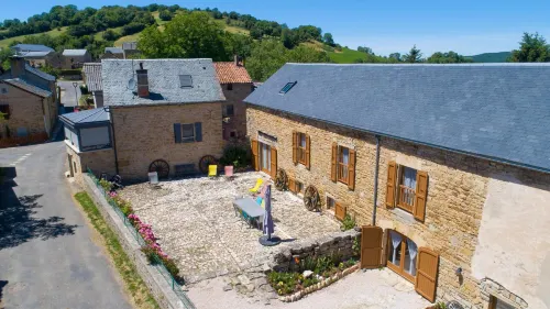 Chambres d'hôtes Entre Dolmens et Fontaines Các khách sạn ở Sainte-Eulalie-d'Olt
