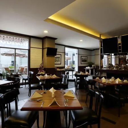 Amarelo Hotel Solo