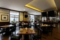 Amarelo Hotel Solo - breakfast