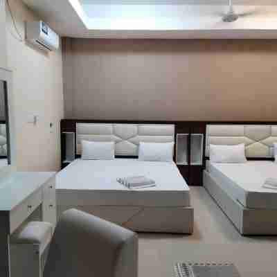 Gnaanams Hotel and Restaurant Rooms