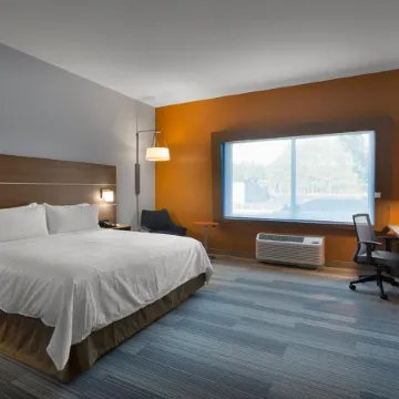 Holiday Inn Express & Suites FAYETTEVILLE SOUTH by IHG