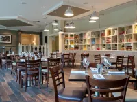 DoubleTree by Hilton Swindon - فطور