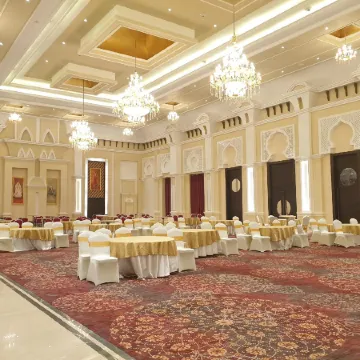 Geeta Sarovar Portico, Panipat Отели в г. Панипат