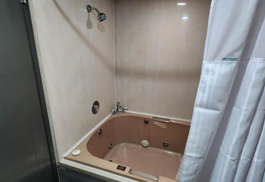 데이즈 인 바이 윈덤 리츠빌 수영장