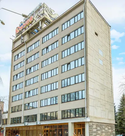 Южная Отели рядом с достопримечательностью «Памятник Остапу Бендеру»