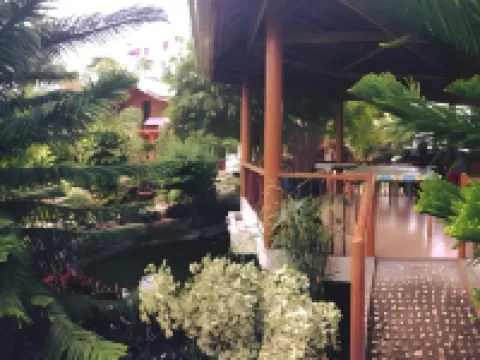 ニュー ビレッジ ロッジ オスロブのホテル