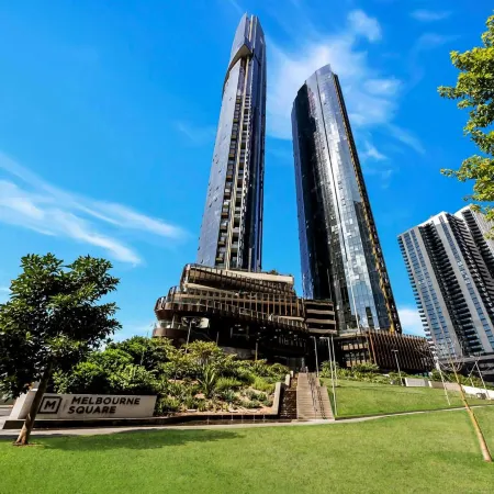 Melbourne Square Apartments