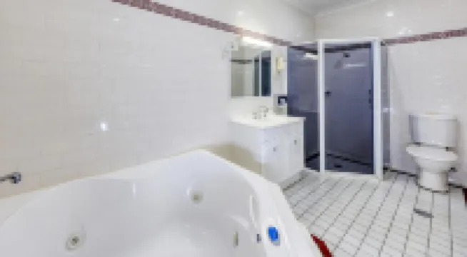 Breakout Motor Inn