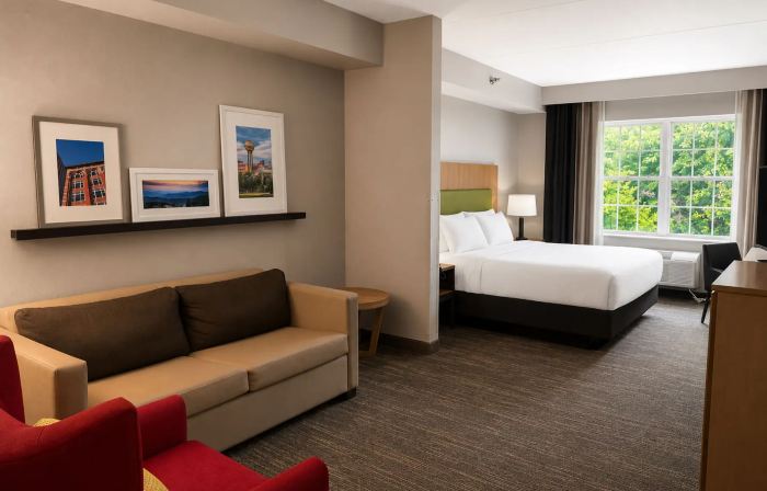 La Quinta Inn & Suites by Wyndham Knoxville West