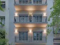 Retroverse Eccentric Stay Hotels near Exarcheia