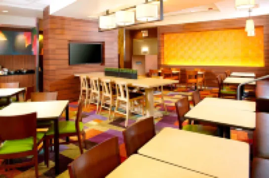 페어필드 인 & 스위트 파시패니