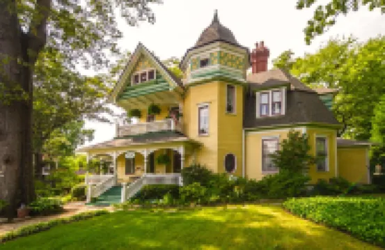 Sugar Magnolia Bed & Breakfast Hotels near Fernbank Museum | 3D Theater | Forest