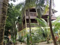 Driftwood Gardens Guesthouse - 3-Star
