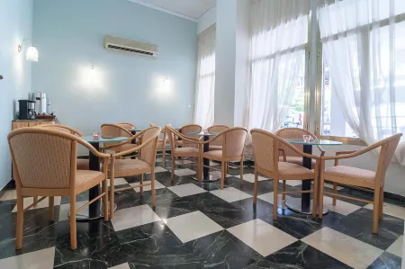 Ares Athens Hotel Отели рядом с достопримечательностью «Храм Гефеста»