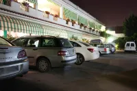 Hotel Residence Nemo - Bãi đậu xe