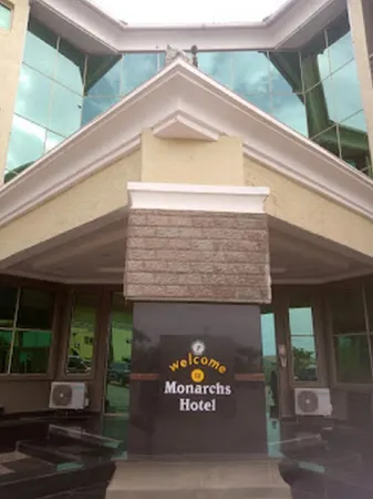 Monarchs Luxury Palace Hotel