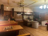 Green Gables Motel in Warburton