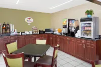 Super 8 by Wyndham Sarasota Near Siesta Key