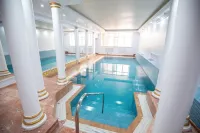 Amsterdam Hotel Aktobe - Pools