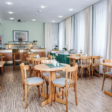 Hotel "Helle Mitte" Berlin Отели рядом с достопримечательностью «Каульсдорф»