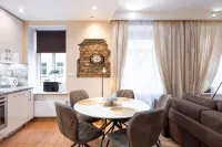 Baltic Amber in Diplomatic District & Free Parking