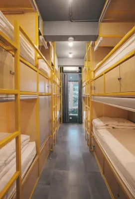 孔科旅館 - 機場接送